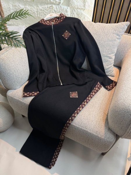 طقم عملي لويس فيتون